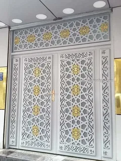 صبغ ابواب حماية ضد الخدوش بسكاكا في منطقة الجوف