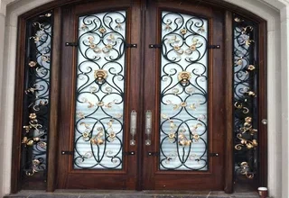 دهان ابواب باجود انواع الدهنات في عفيف بمنطقة الرياض