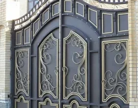 دهان ابواب باجود انواع الدهنات بمكة المكرمة