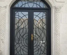 دهان أبواب خارجية مقاوم للعوامل الجوية في رنية بمكة المكرمة