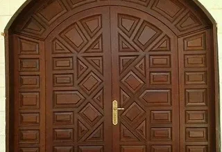 تفصيل أبواب بألوان حسب الطلب الدمام