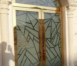 ضبغ ابواب بجودة عالية في المهد بمطقة المدينة المنورة