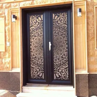 صبغ ابواب ضد الخدوش في منطقة الدمام