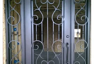 خدمة صبغ ابواب حسب الطلب بمنطقة القصيم