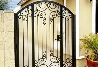 دهان أبواب يناسب ذوقك في المهد بمنطقة المدينة المنورة