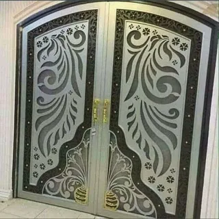 خدمة صبغ ابواب حسب الطلب في سكاكا بمنطقة الجوف